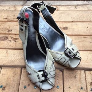 Open toed nude buckled heels